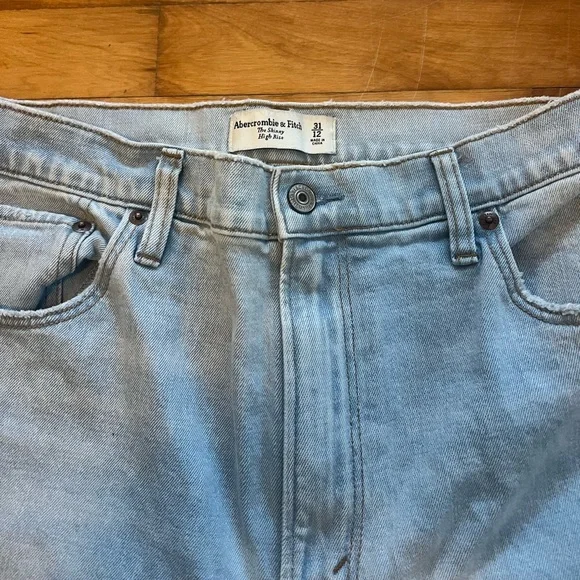 Abercrombie & Fitch The Skinny High Rise Jeans - Picture 4 of 7